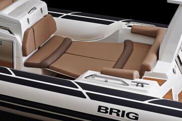 Brig Eagle 10 Fiber Bot ve Yamaha 350 HP Çift Deniz Motoru